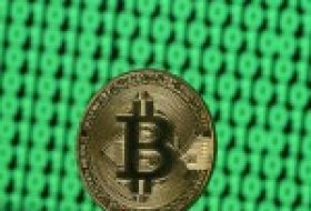 Bitcoin Düşüş Yaşasa da 8.000 Dolar Üzerinde Momentini Koruyor