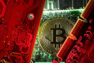 Bitcoin, JP Morgan Kendi Kripto Parasını Halka Sunarken Düşüşte