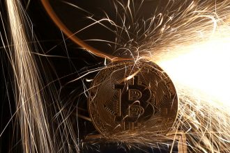 Bitcoin, Ralli İvme Kaybederken Kripto Satışları Arasında Geriledi